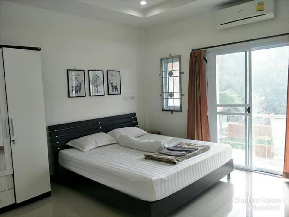 ลิทเทิ่ลชาลีเฮ้าส์ขนอม (Little Charlie's House Khanom)