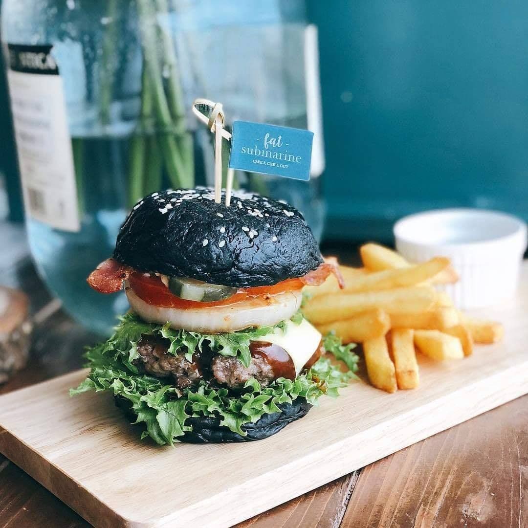 แฟต ซับมารีน คาเฟ่ (FAT SUBMARINE CAFE)
