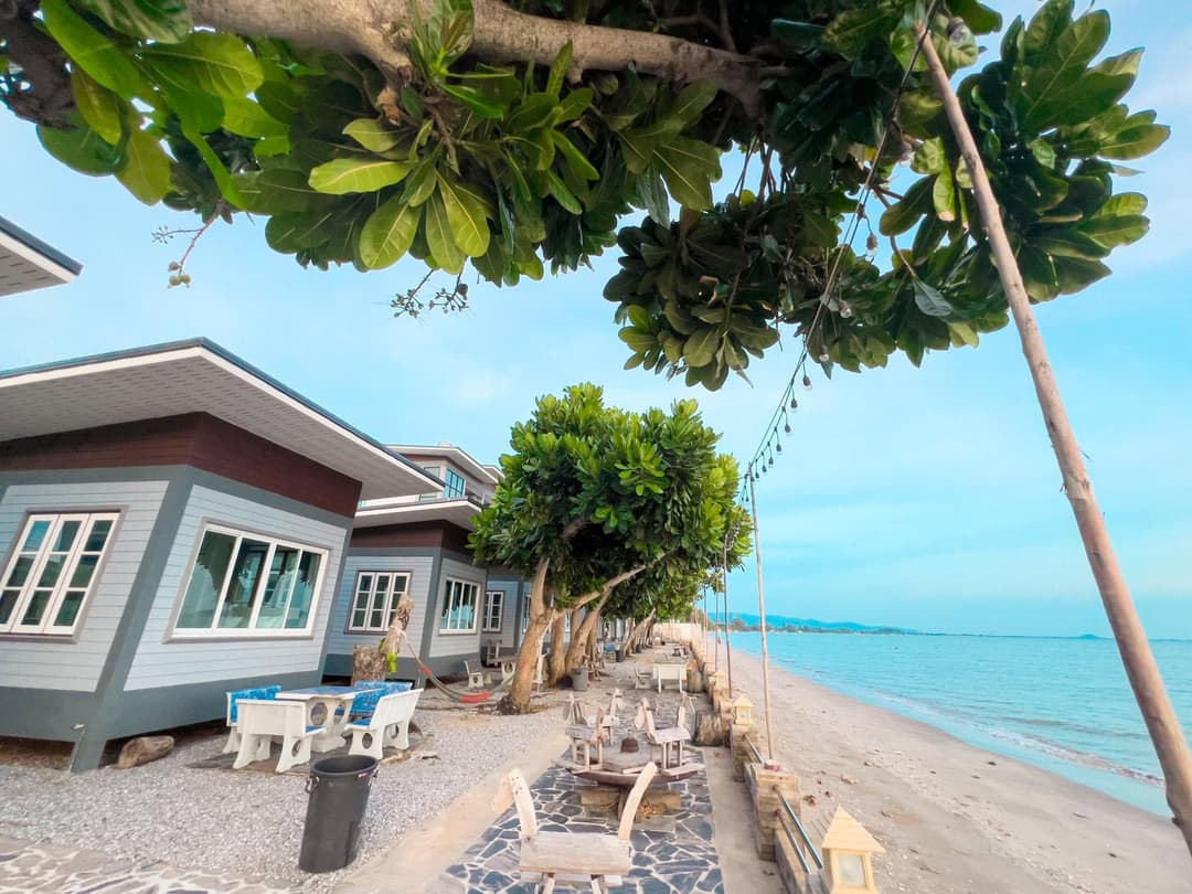 เดอะ ไอริส รีสอร์ท (The Iris Resort)