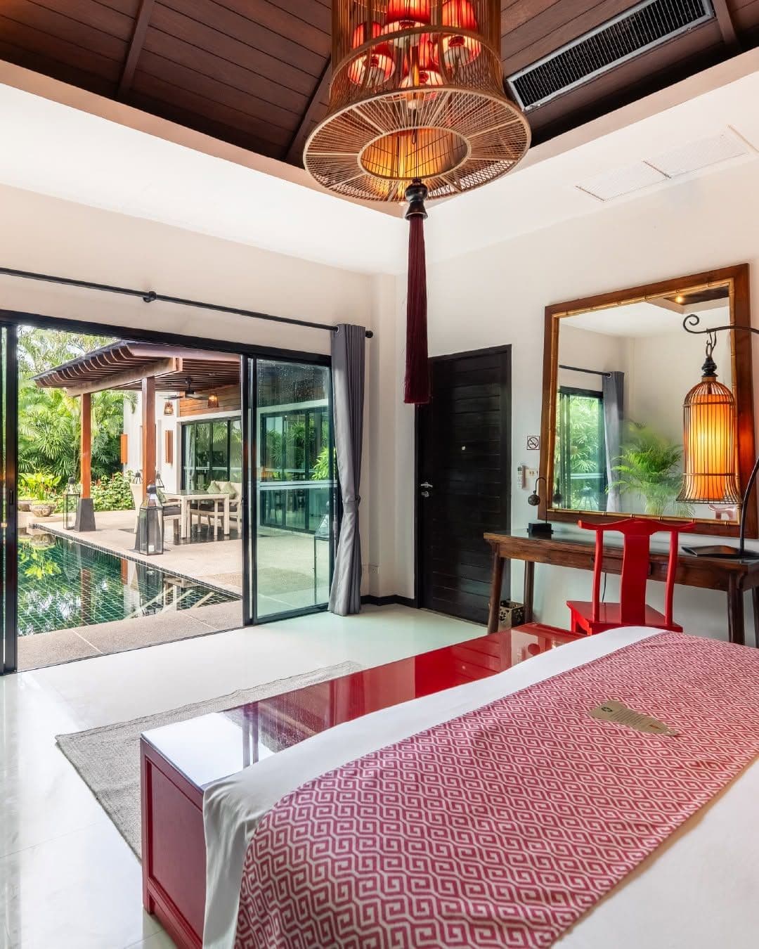 เดอะ เบลล์ พูล วิลลา รีสอร์ท ภูเก็ต (The Bell Pool Villa Resort Phuket)