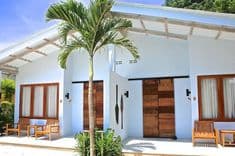 เดอะมูริง รีสอร์ท (The Mooring Resort)