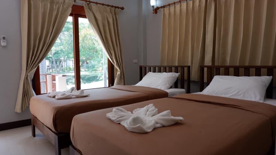 รีสอร์ท ไร่ลำภู ฟาร์ม แอนด์ แคมปิ้ง (Resort Railumpoo Farm and Camping)