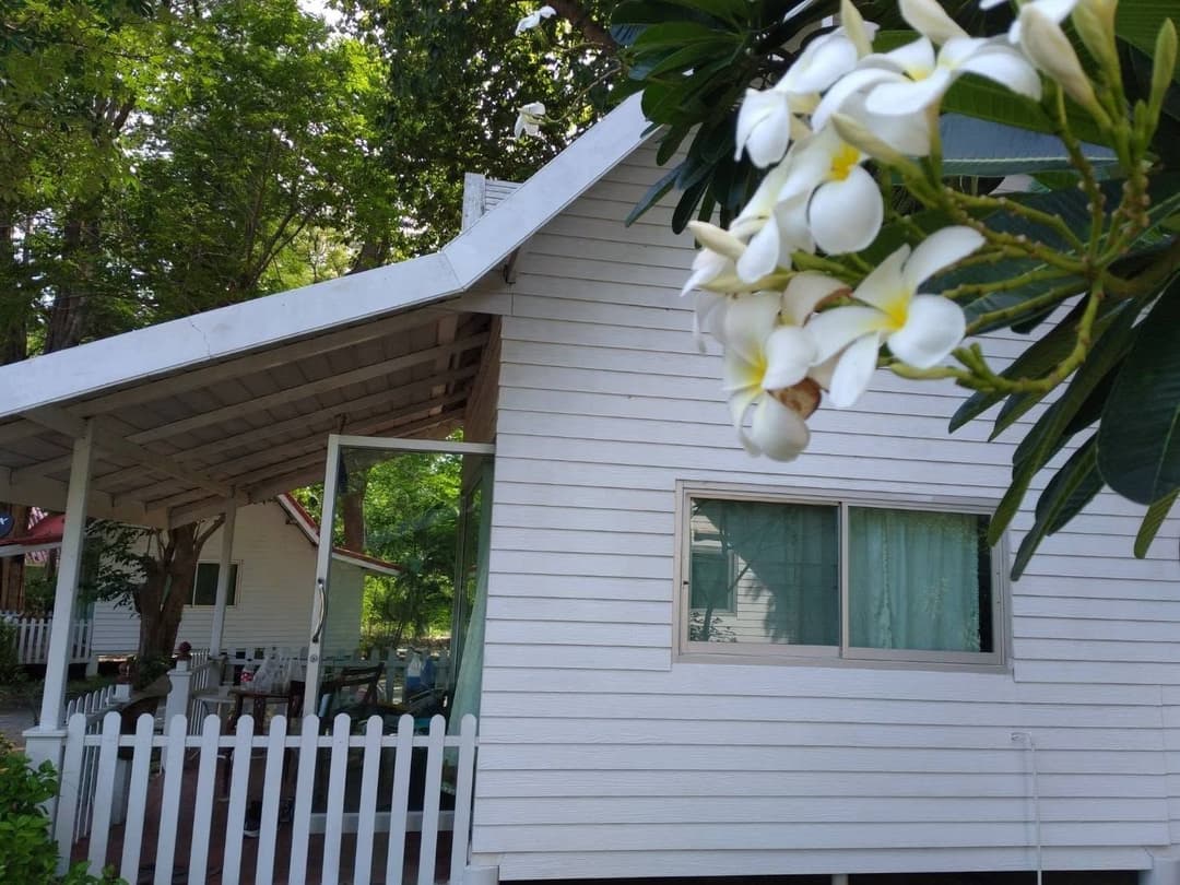 เรือนสุพรรณริเวอร์ไซด์ รีสอร์ต (Ruen Suphan Riverside Resort)