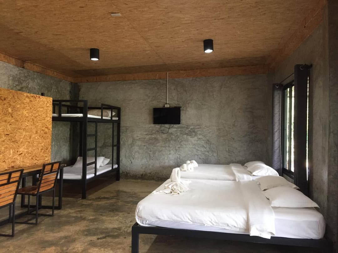 ชลลดา ริเวอร์ รีสอร์ท แก่งกระจาน (Chollada River Resort Kaeng Krachan)
