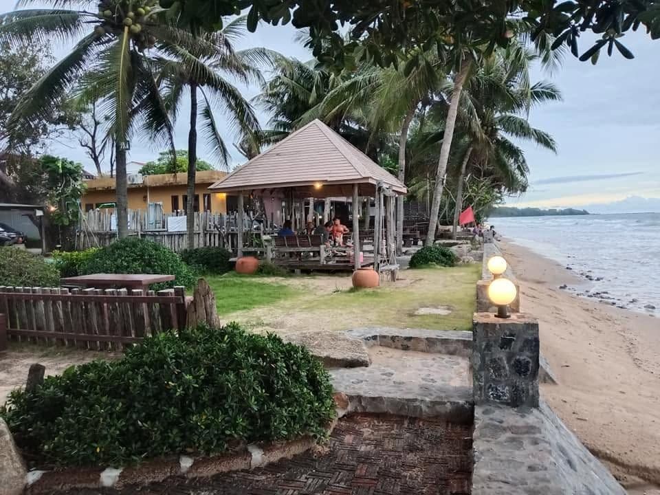 บ้านตุ่ม วิลเลจ แอนด์ รีสอร์ท (Baantoom Village and Resort)