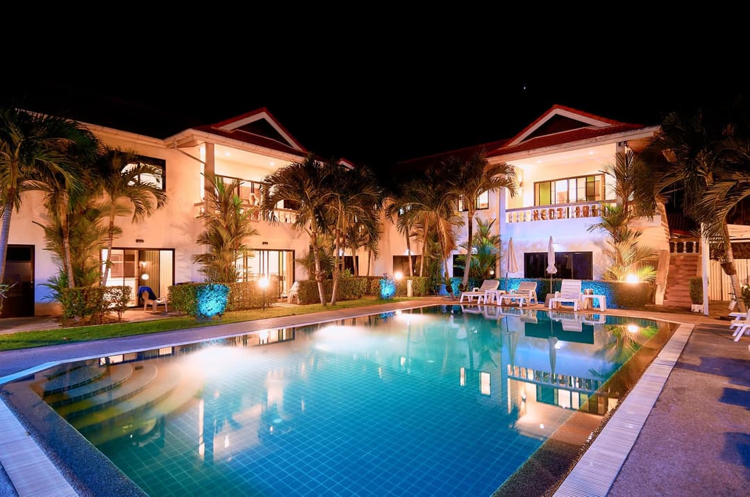 ภูเก็ตริเวียร่าวิลล่า (Phuket Riviera Villas)