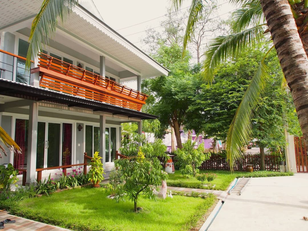 เรือนยิ้มโฮมสเตย์อัมพวา (Ruen Yim Homestay Amphawa)