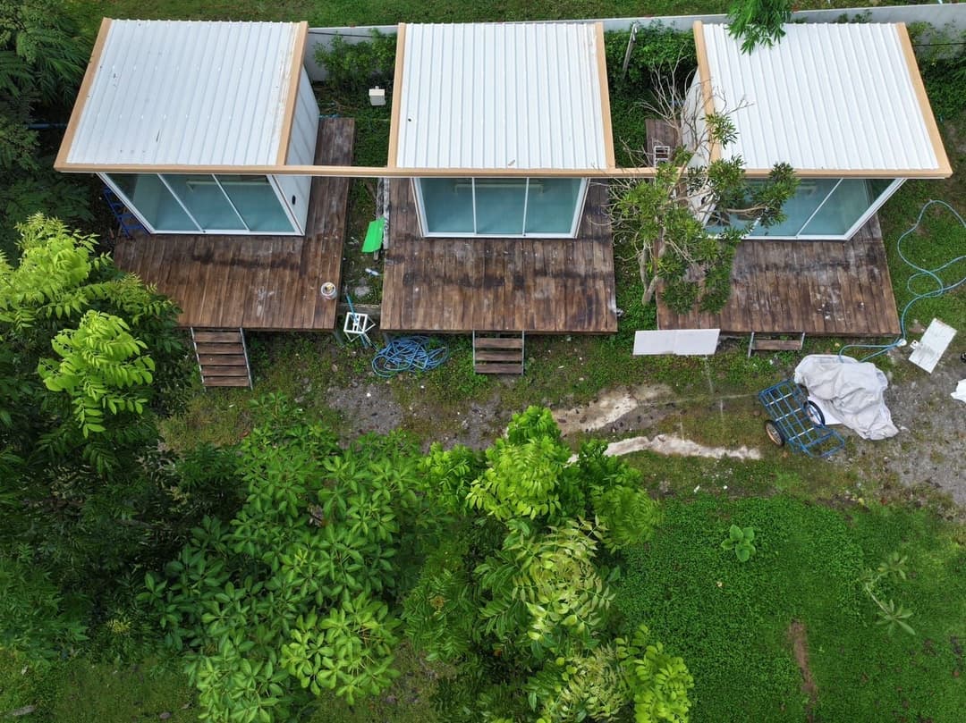 เดอะ บี แคมป์ปิ้ง (The Bee Camping)