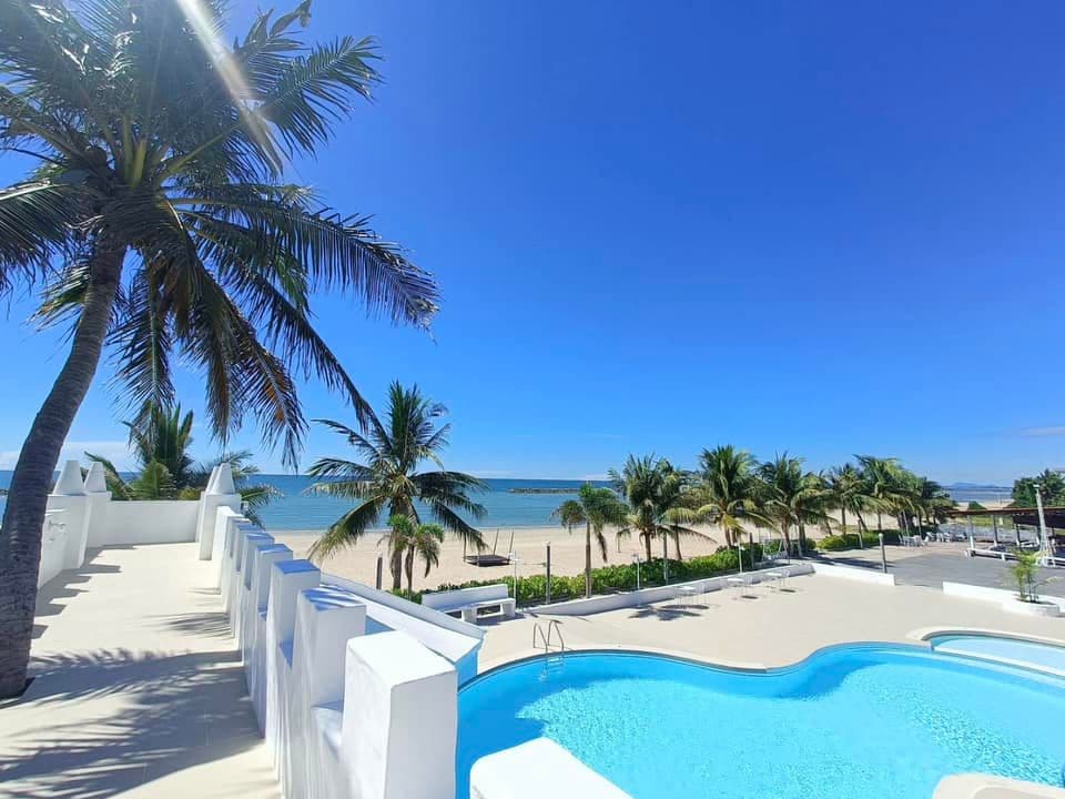 เมอร์ริโต้บีชรีสอร์ท (Merito Beach Resort)