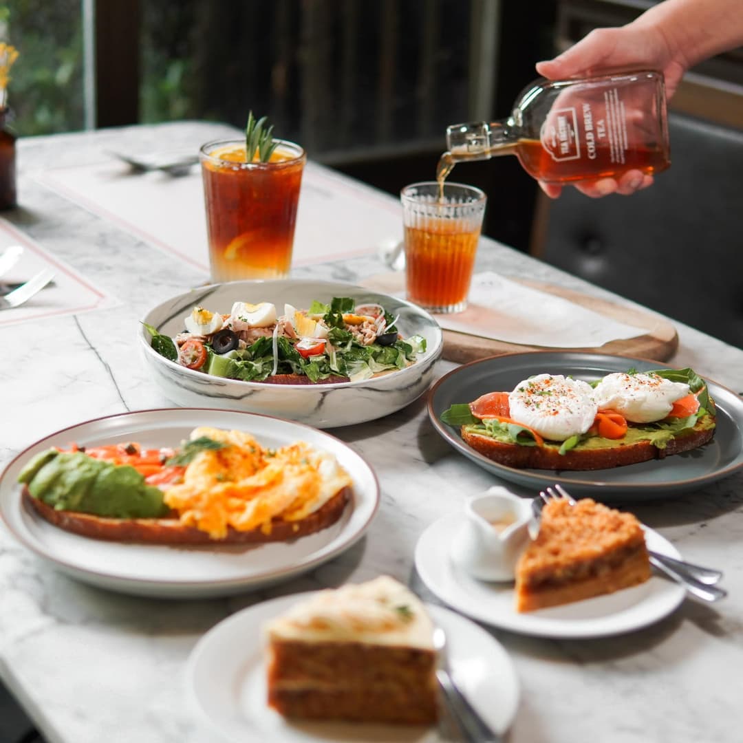 ทีแฟคโทรี่ แอนด์ มูท (Tea factory and More)