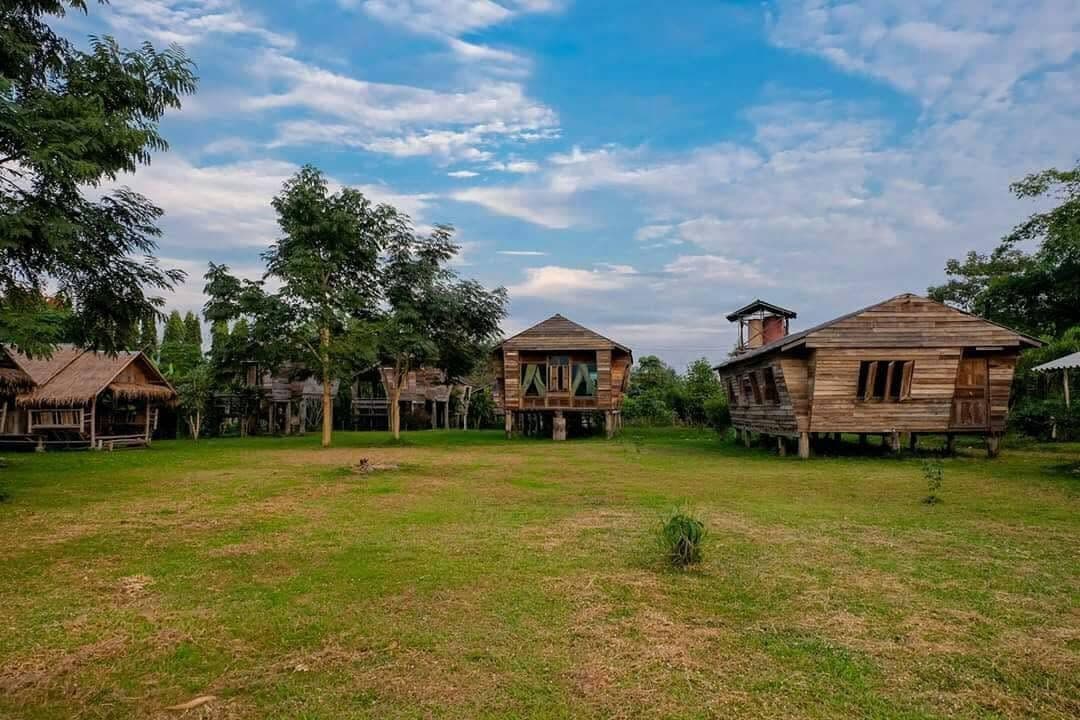 บ่อทองไทลื้อรีสอร์ท (Bortong Thailue Resort)