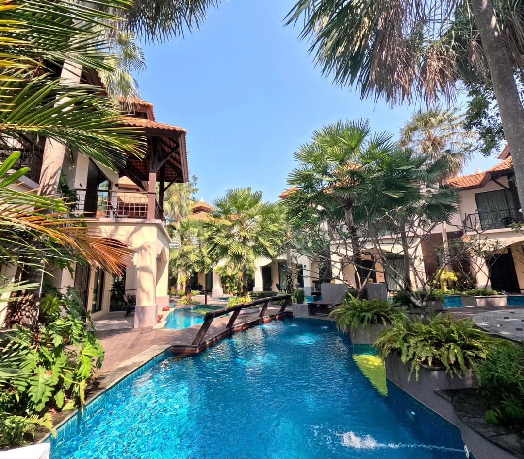 ลองบีช การ์เดน โฮเทล แอนด์ พาวิลเลี่ยน (Long Beach Garden Hotel & Pavilions)