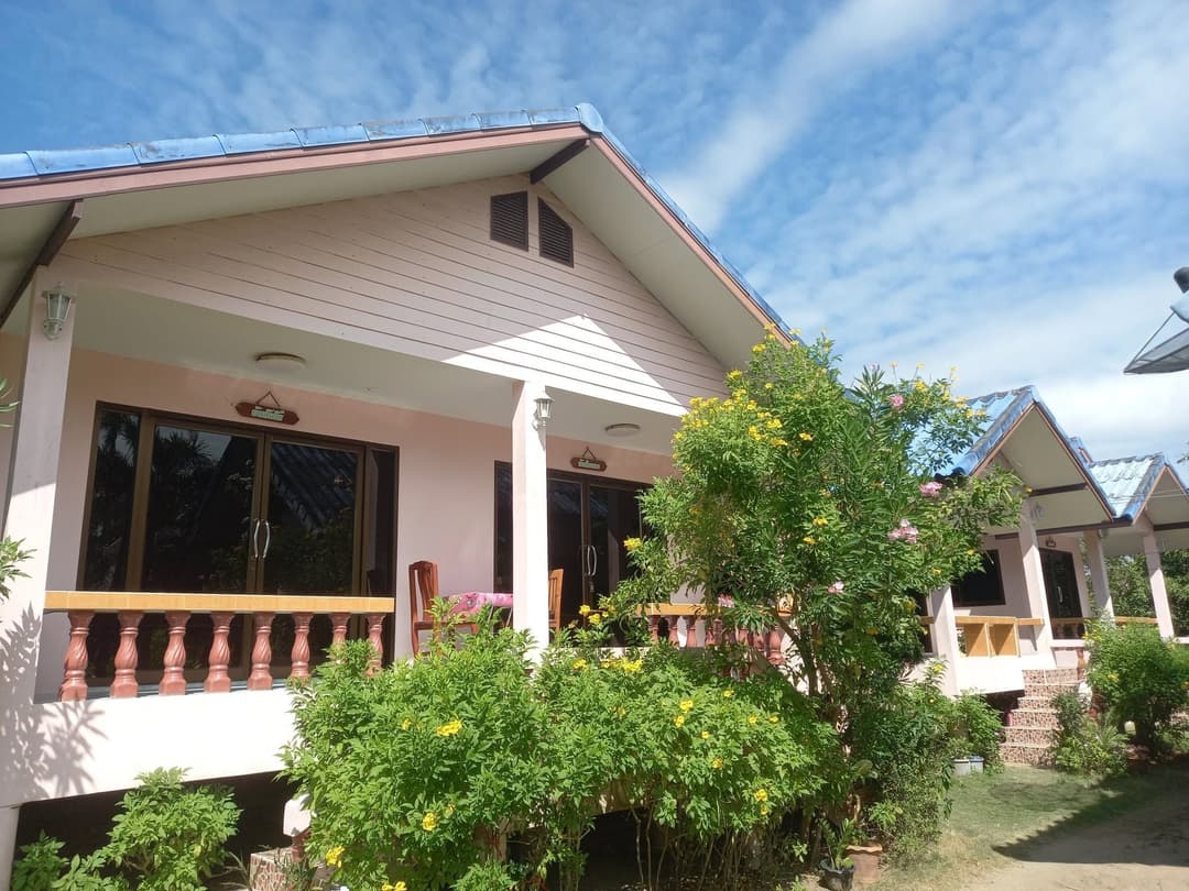 ชัยวัฒน์ รีสอร์ท (Chaiwat Resort)