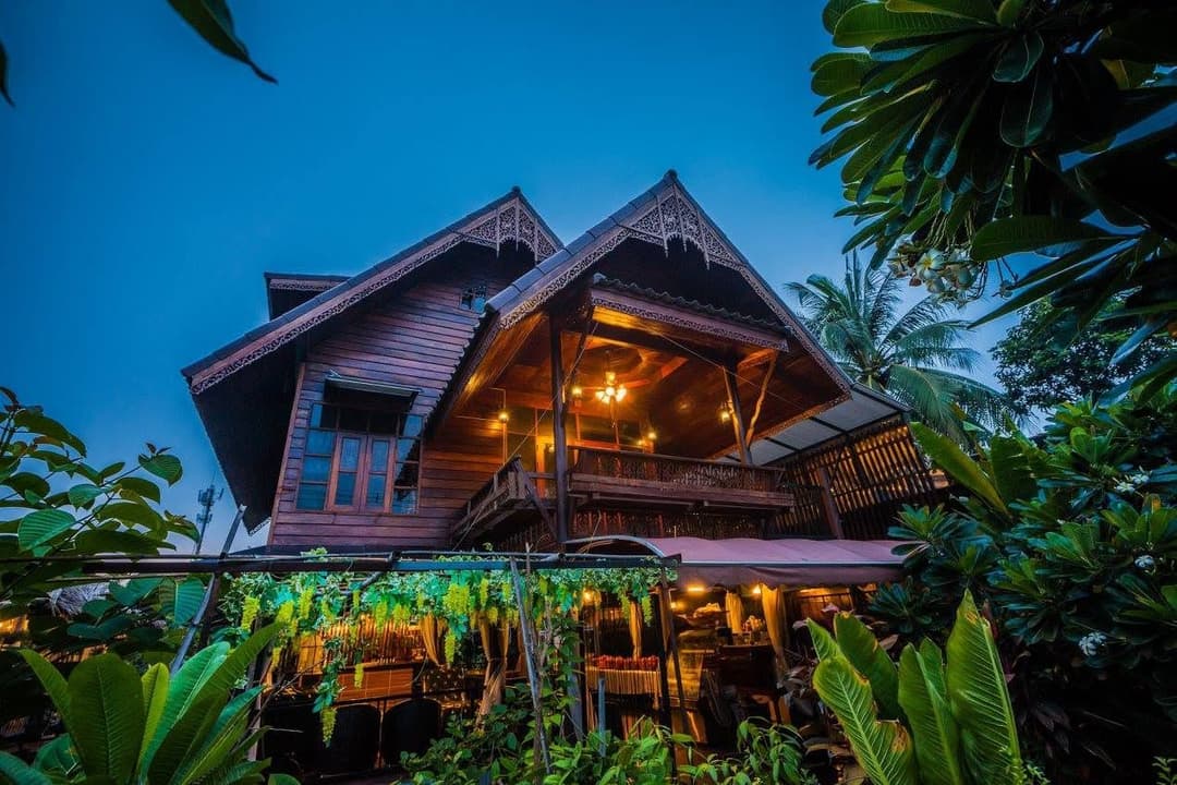 เรือนรงรอง รีสอร์ต (Ruanrongrong Resort)