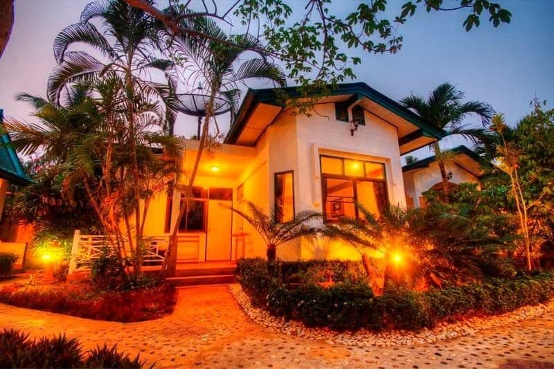 สามร้อยยอด ฮอลิเดย์ รีสอร์ท (Samroiyod Holiday Resort)
