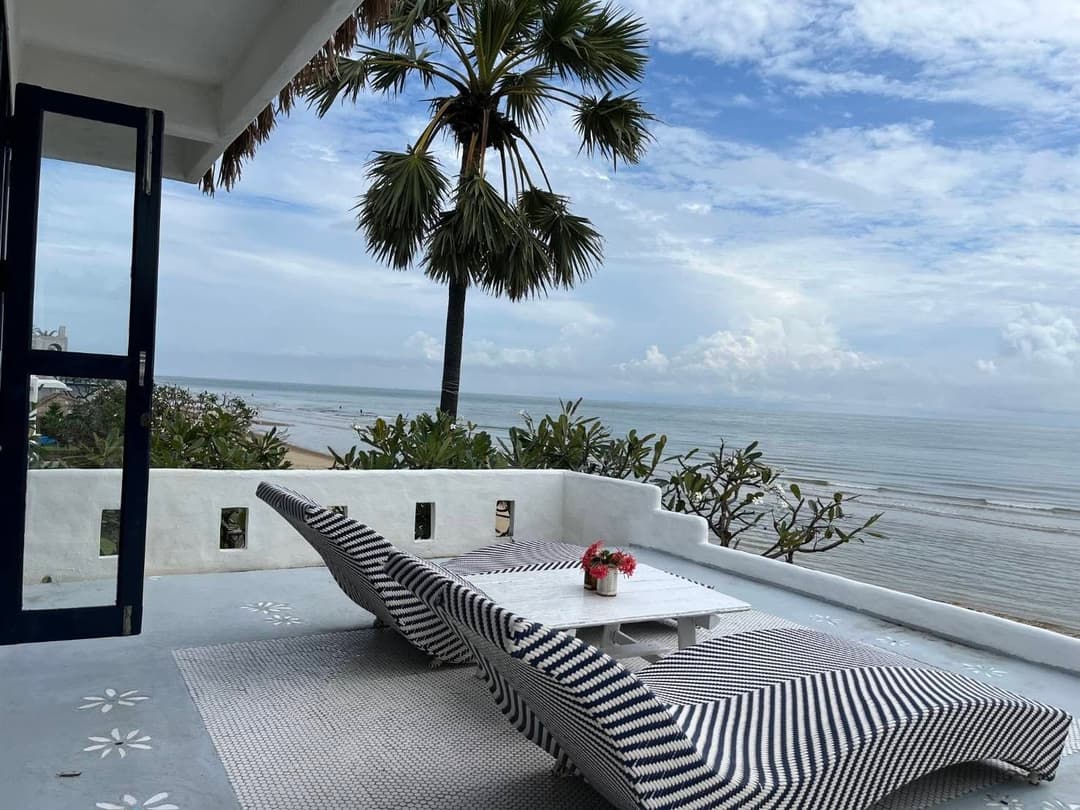 หัวปลี เลซี่ บีช โฮเต็ล (Huaplee Lazy Beach)