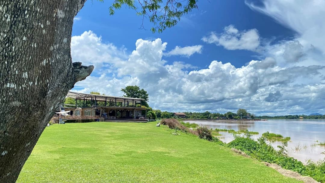 บ้านติดดิน (Baan Tid Din)