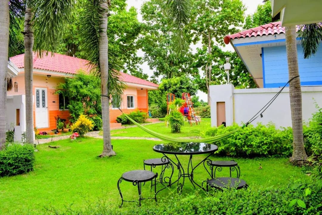 รุ้งนรา พูลวิลล่า (RungNara Pool Villa)