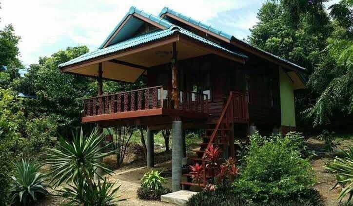เกาะพะลวย อีโค่ รีสอร์ท (Koh Phaluay Eco Resort)