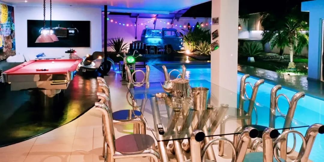 แกเลอรี่ พูล วิลล่า (Gallery pool villa)